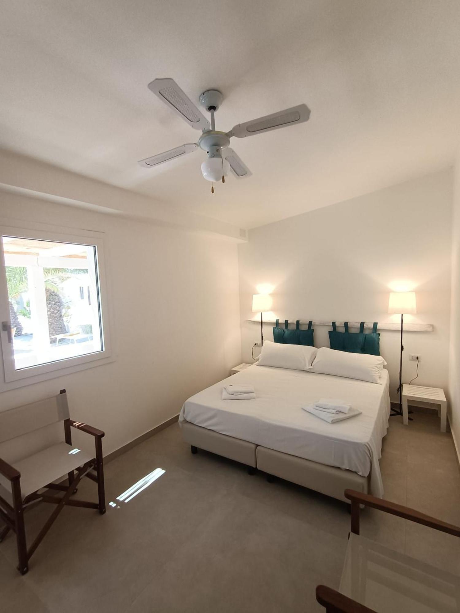 Lido Di Alghero Rooms On The Beach Kültér fotó