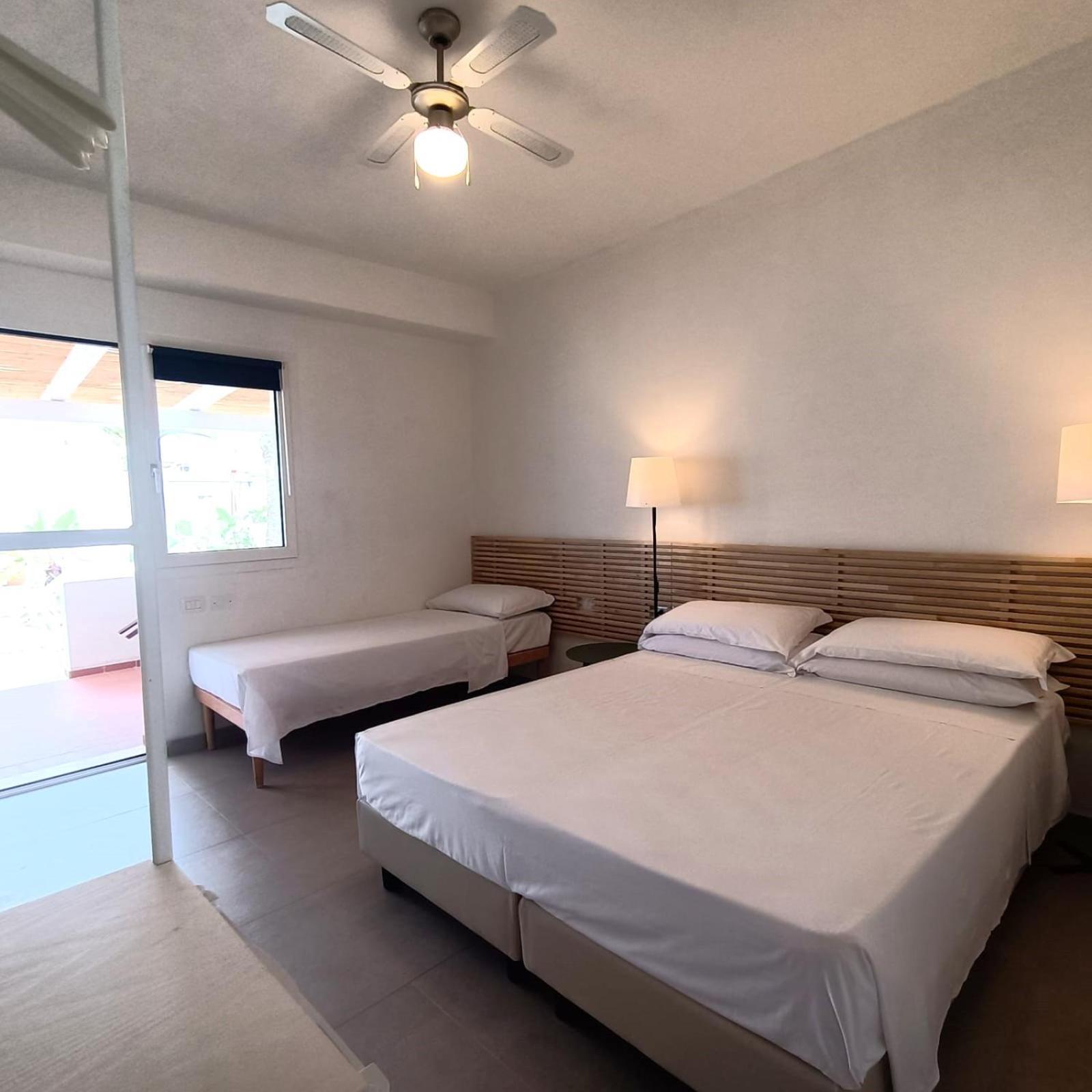 Lido Di Alghero Rooms On The Beach Kültér fotó